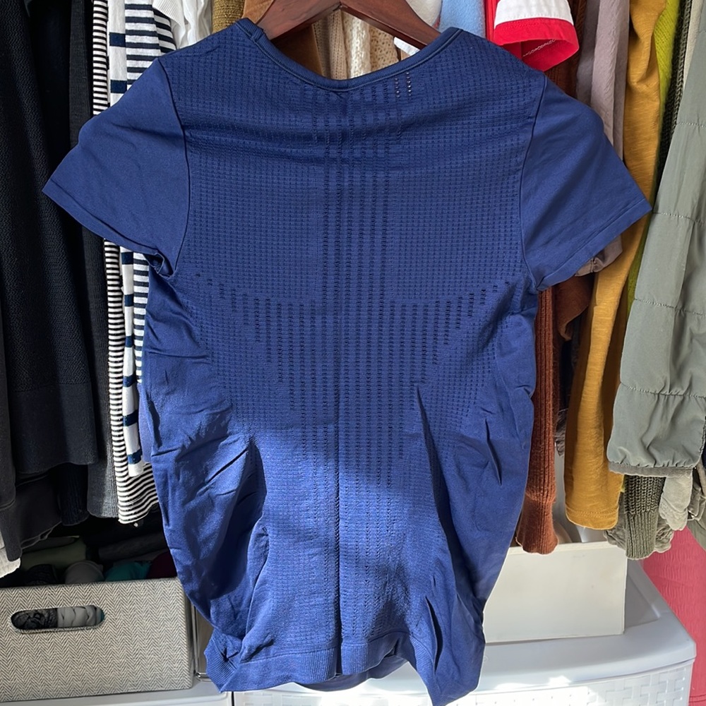 ATHLETA | Seamless Diamond Mesh Ruched Trophy Tee Top in Navy Blue XS - Picture 3 of 6